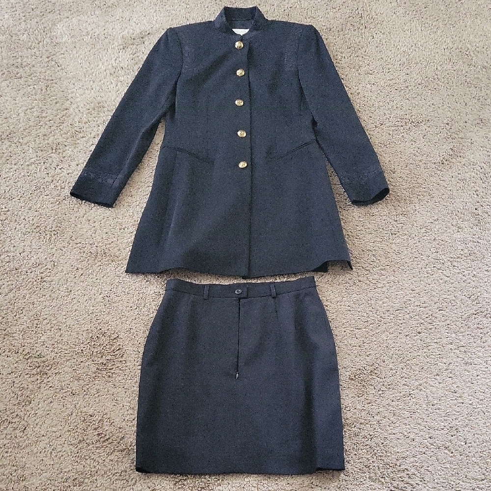 Elegant ESCADA Black Jacket & Skirt Set
